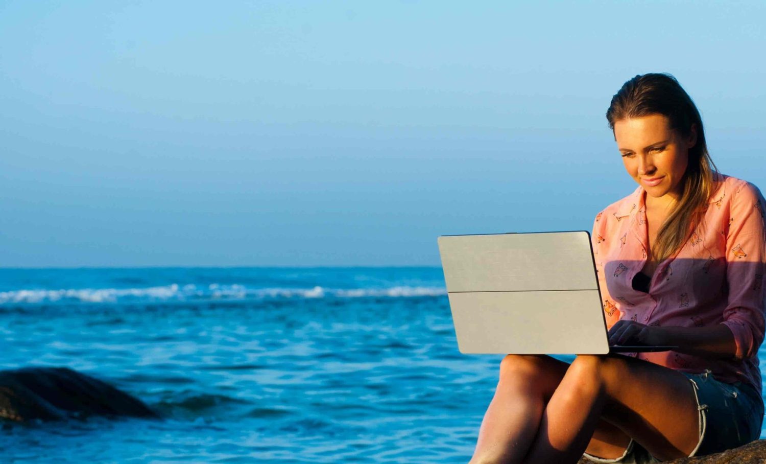 Travel While Working Anywhere